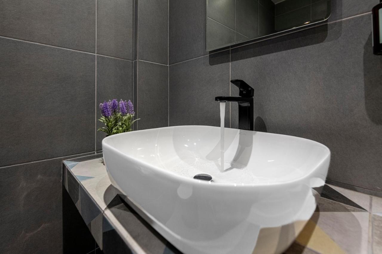Athenian Boutique Apartments Екстер'єр фото